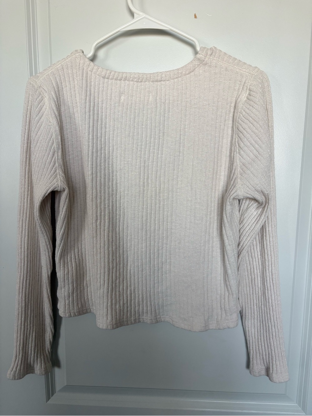 Everlane Cream Ribbed V-Neck Button Sweater - Picture 3 of 3